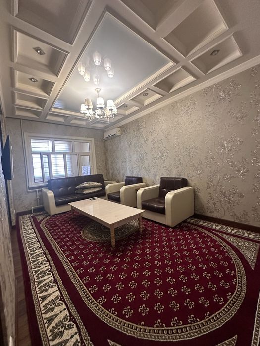 Сдается квартира 4комнатная своя  район яшнабад около паркенский базар