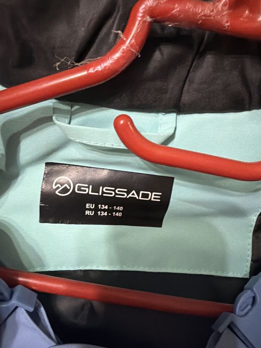 Продам куртку для девочки