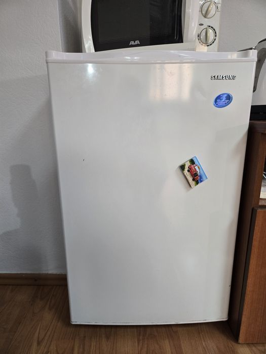 Продаётся мини холодильник Бирюса