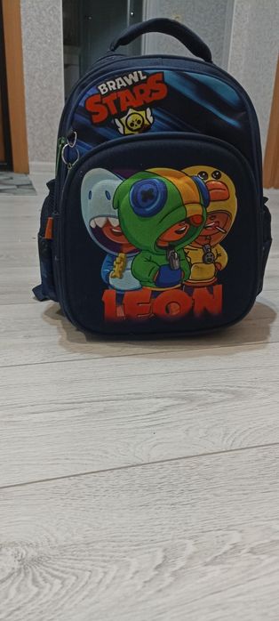 Продам портфель на мальчика школьный