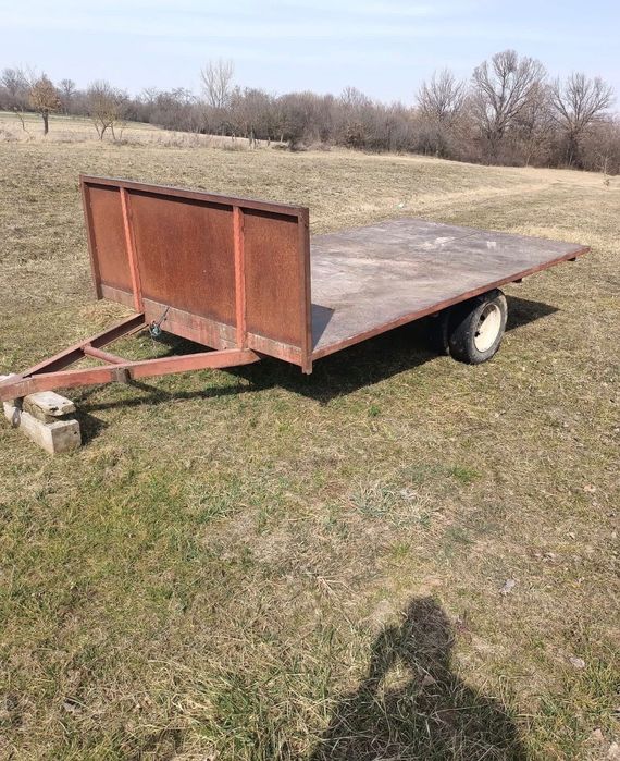 Vând remorcă de baloți