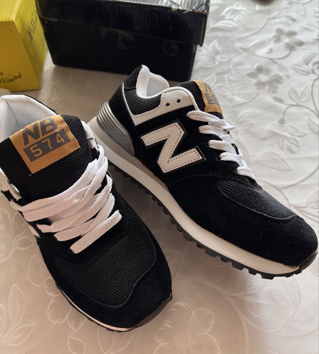 Кроссовки  22,5см срочно торг