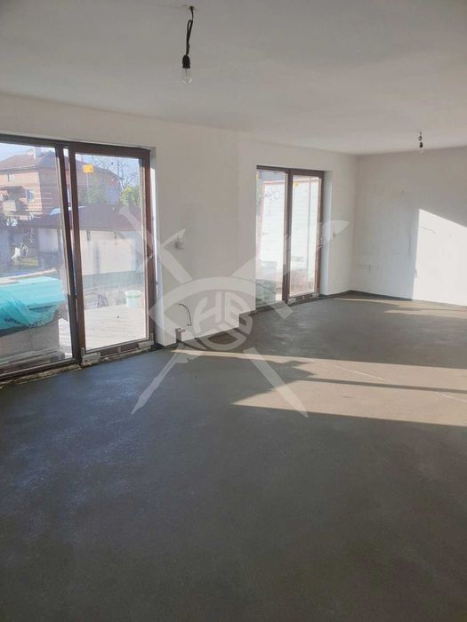 Продава се Къща в с. Крумово, Област Пловдив - 264 кв.м за 1440 €/кв.м - Снимка #2