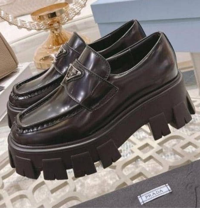 Patrizia pepe сникърси, Prada