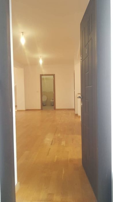 Vind sau închiriez apartament Decomandat, Mansardă .,Lift.Tel 0764749538.