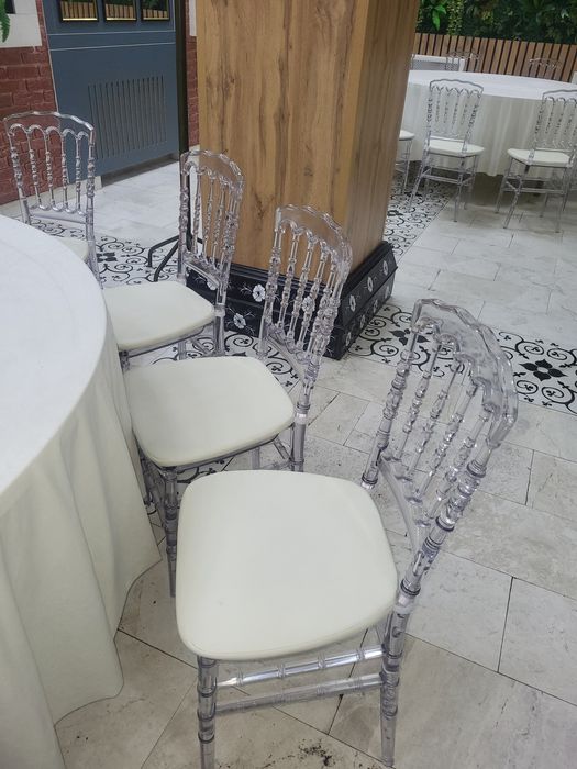 Стулья Кьявари прозрачные