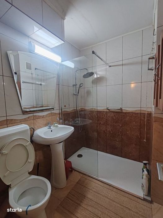 4 camere spatioase, 85 mp, 2 bai – mobilat, zona Spitalul Sf. Ioan