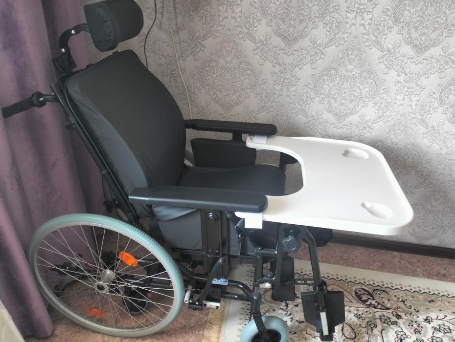 Продам инвалидную коляску