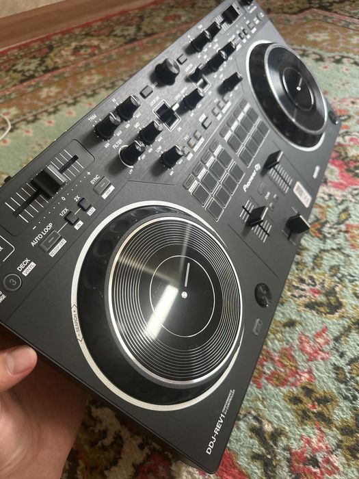 Пульт Pioneer DJ , DDJ-REV1