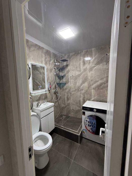 Uy sotiladi Yunisobod 16kv 1xonali 2xona qilingan. Yevro rimontda