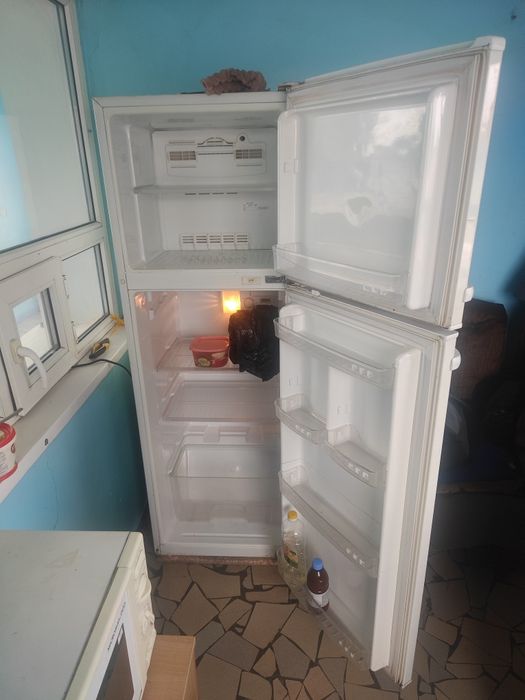 Продам холодильник