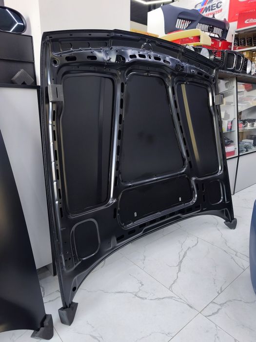 BMW E34 капот новый