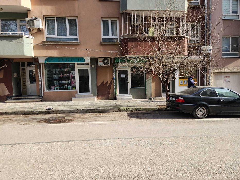 Дава се под наем Магазин в Варна, Спортна зала - 30 кв.м за 306 € - Снимка #2