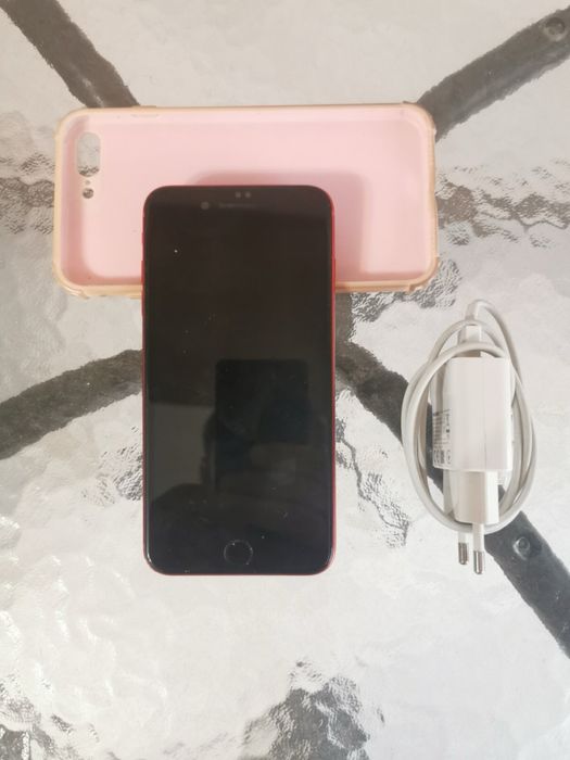 Айфон 8 плюс  капацитет на батерията  92%  работи перфектно .