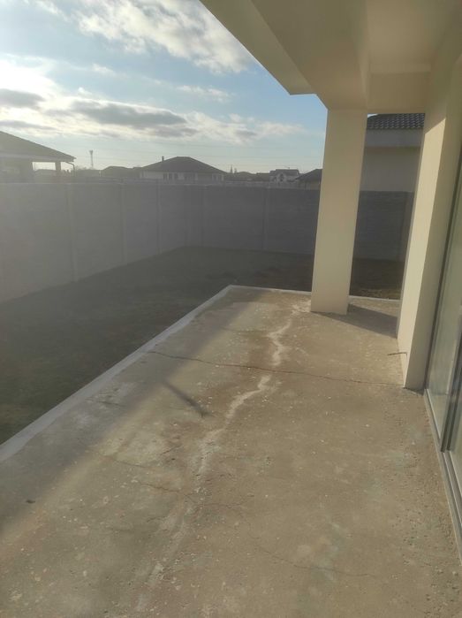 Casa pe parter de vanzare