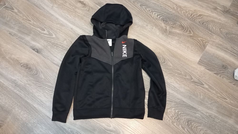 Горнище Nike размер М, 147см