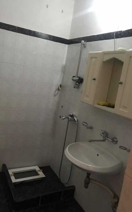 Дава се под наем Четиристаен апартамент в Пловдив, Център - 95 кв.м за 359.04 € - Снимка #1