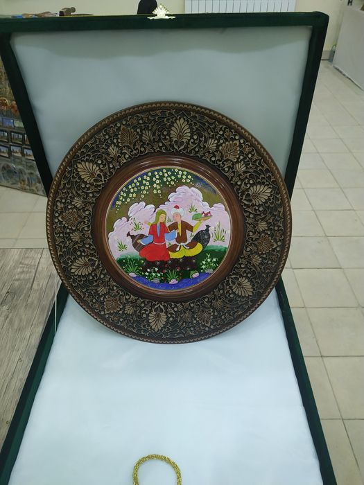 Sifatli yongoq darahtidan ishlangan qol mehnatida tayorlangan Laganlar