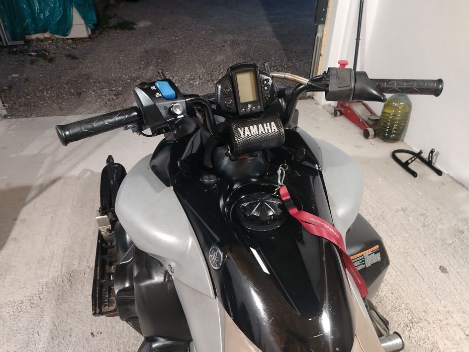 Vand sau schimb snowmobile Yamaha