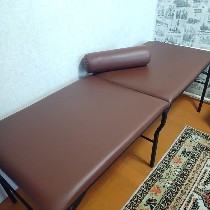 Продам кушетку .