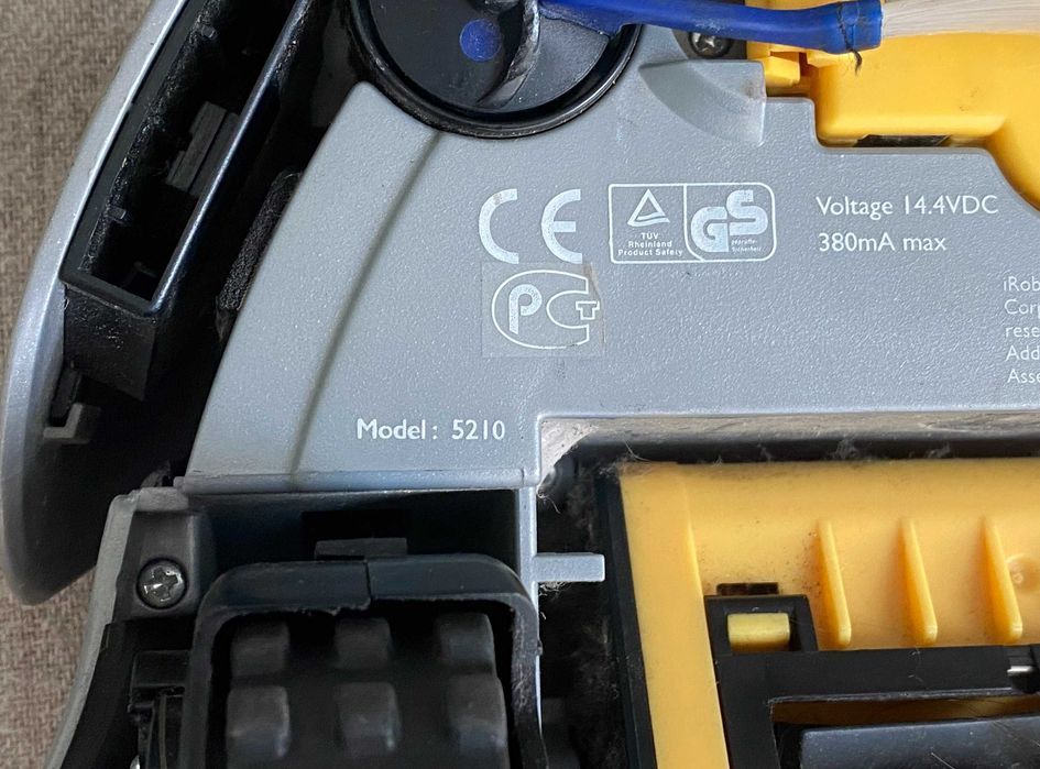 iRobot Roomba SE cu baterie - nu tine - fara incarcator