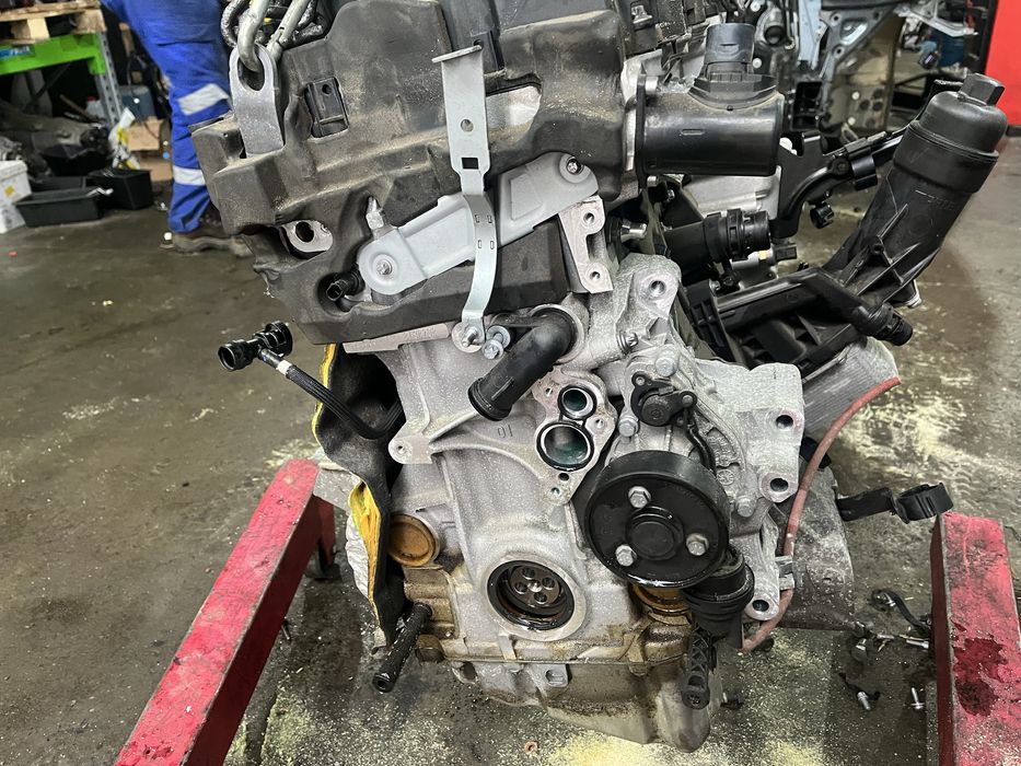 Двигател бмв Б48Б20Б 3.0и 252 коня ( dvigatel bmw B48B20B 3.0i 252 hp