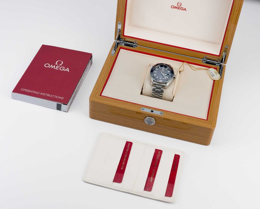 Omega Planet Ocean 600M Master Chronometer 43.5 mm Blue