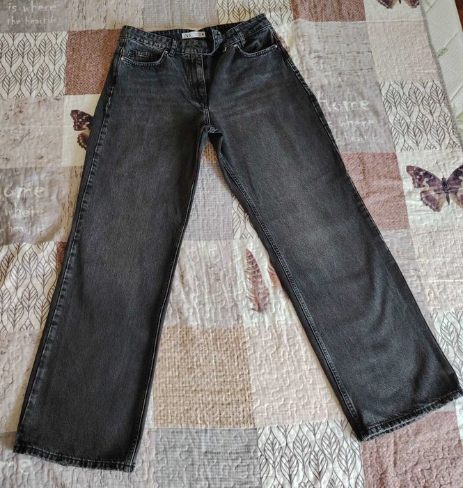 Нови дънки Zara. Размер 40 европейска номерация.