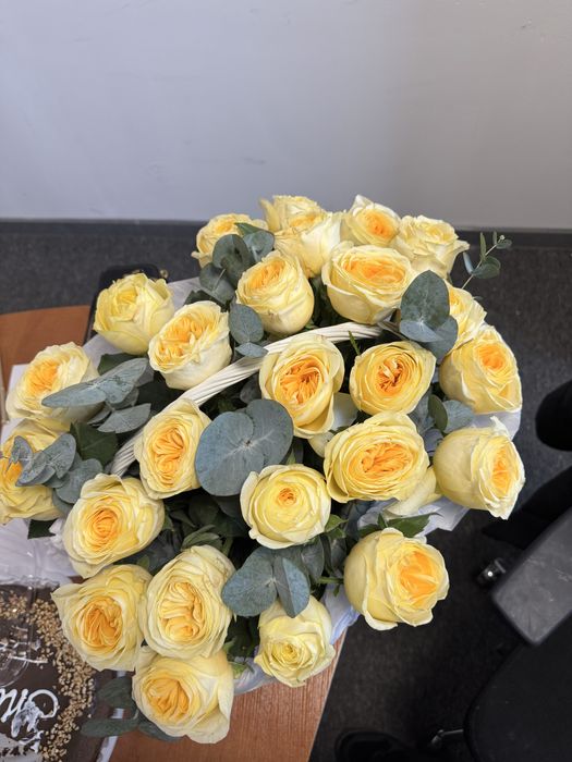 Цветы в корзине