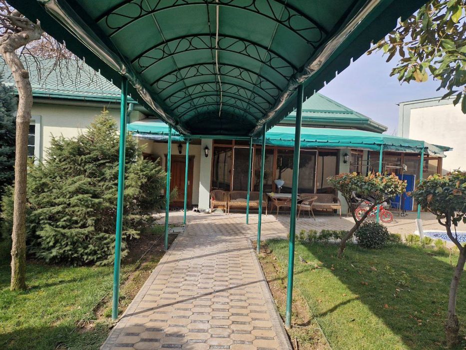 Продается 13 соток участка-дома на Садаф махалла.