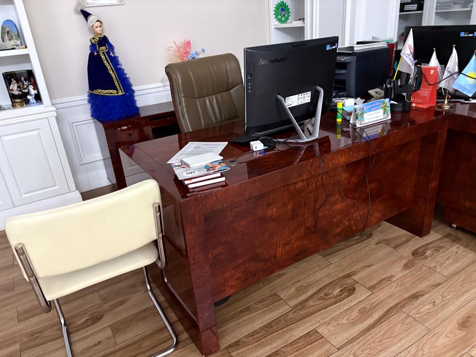 Продам стол тумбу приставку