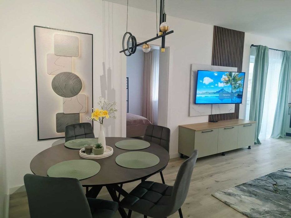 Închiriez apartament