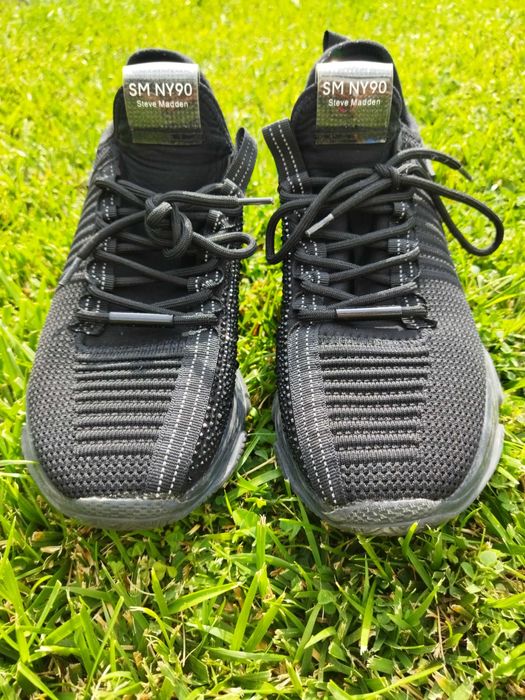 Продавам маратонки  Steve Madden