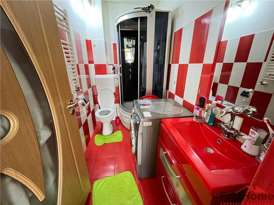 Inchiriez apartament 2 camere bloc nou