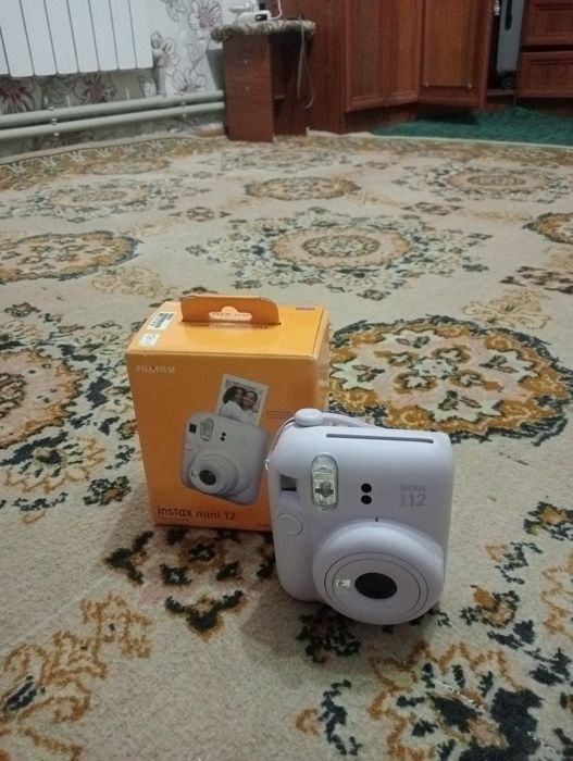 Instax mini 12 очень хорошая