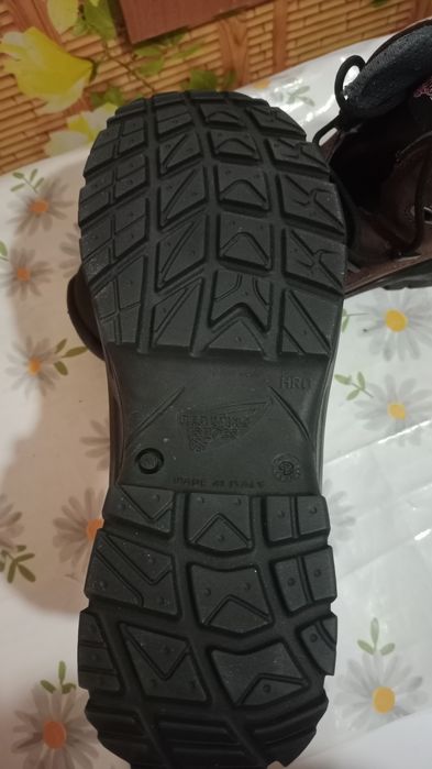 Сиз ботинки металическии