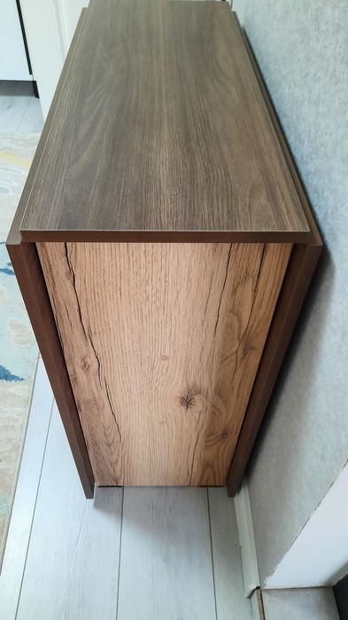 Продам новый стол книжку