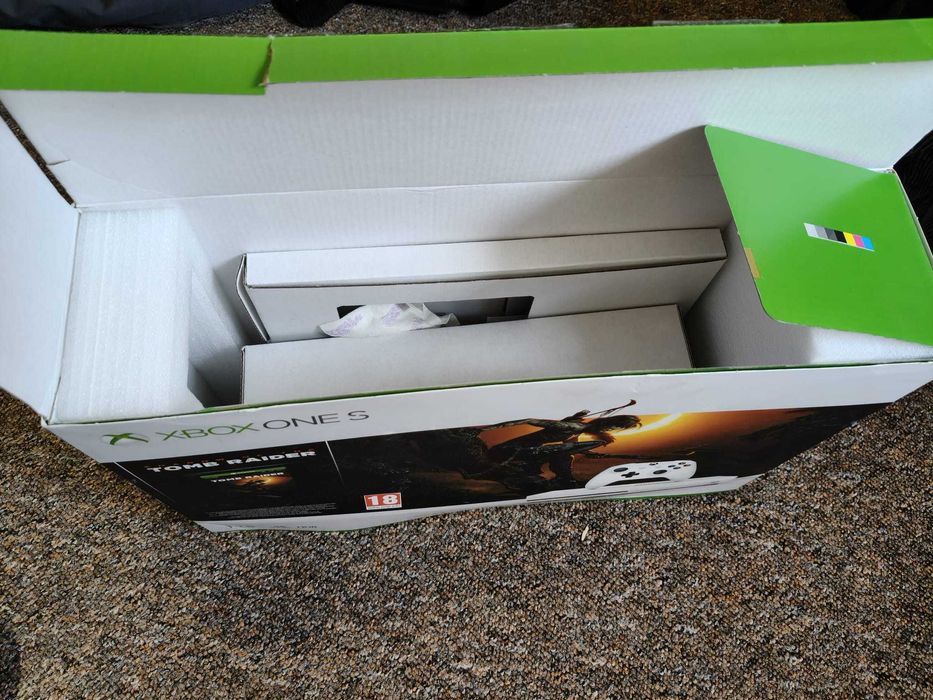 Xbox One S 500 GB 1 controler full box