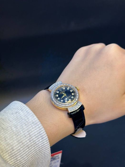 Золото 585  Часы Масса: 13,6