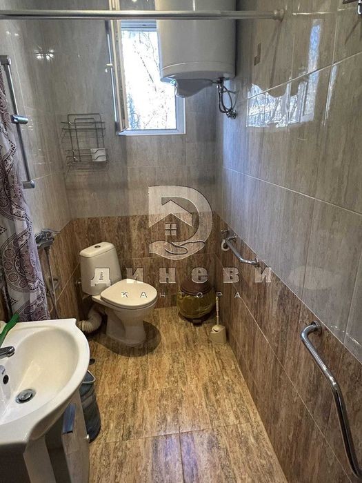 Eтаж от къща на Аязмото