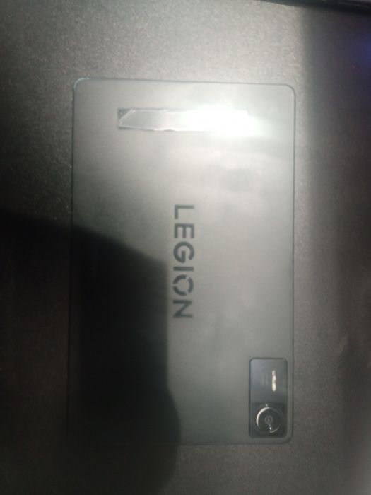 Lenovo legion y700