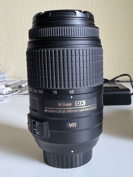 Nikon D7100 с обективи, светкавица и дистанционно