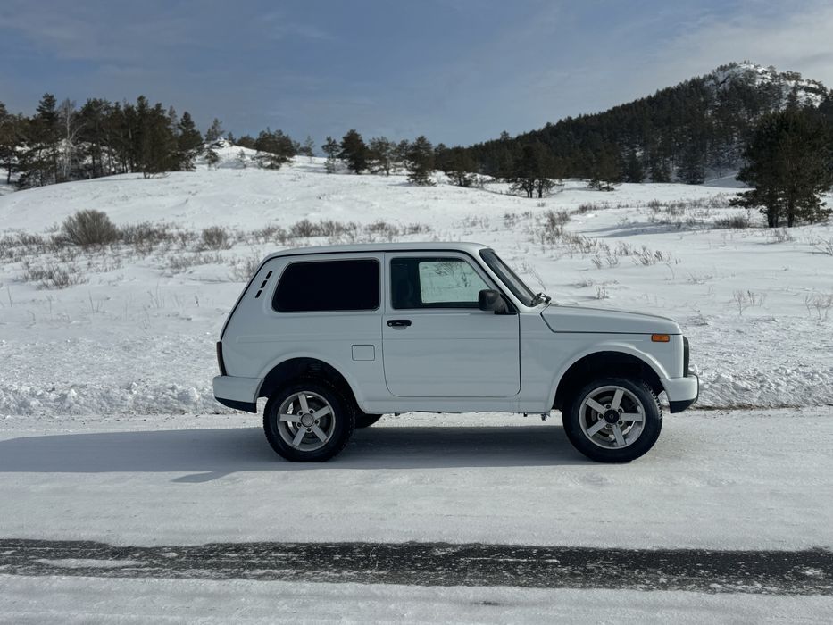 Нива  урбан 2015 год