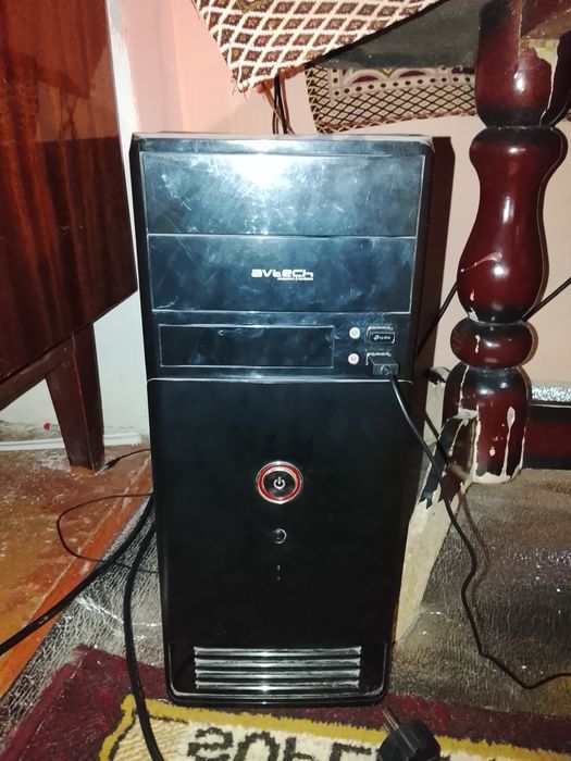 Komputer  sotiladi !