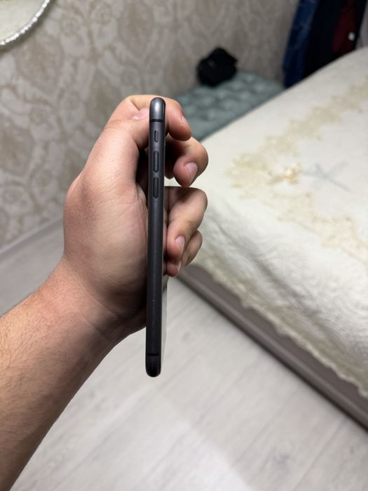 Продам Айфон 11/128