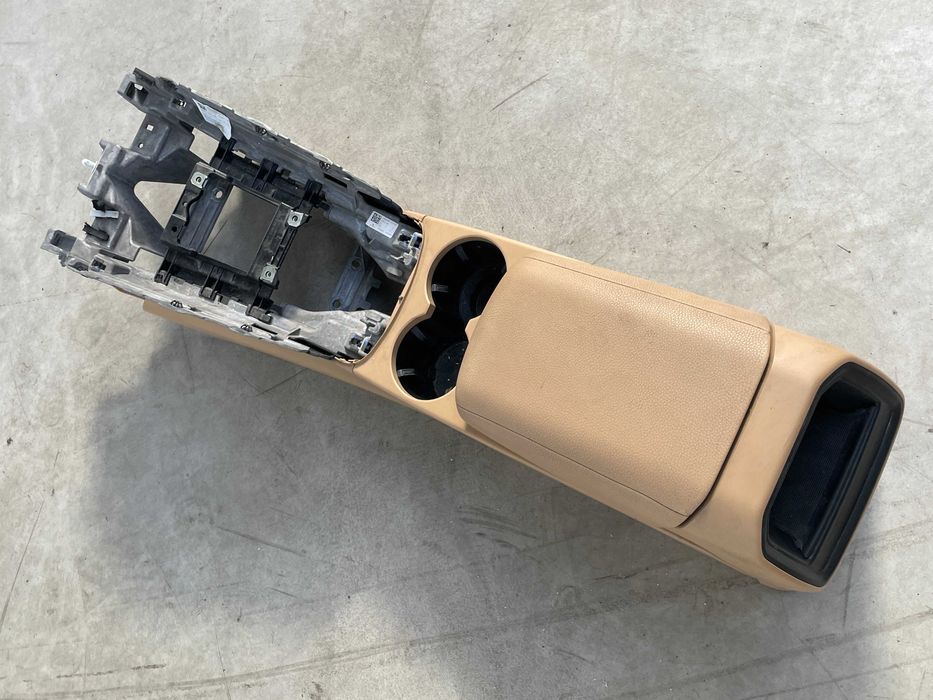 Cotiera piele bej - crem Porsche Macan 95B cod 95B863239D