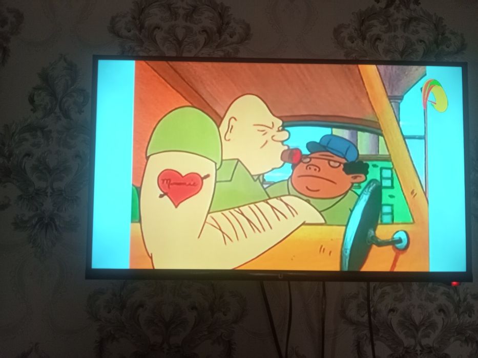 Ли смарт тв 32тали ва самсунг 40тали сотилади