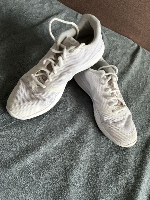 Дамски маратонки Nike