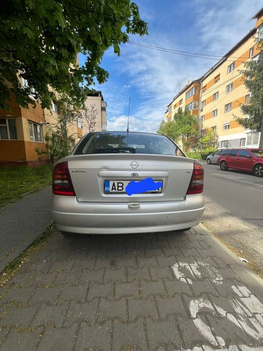 Opel Astra disponibil