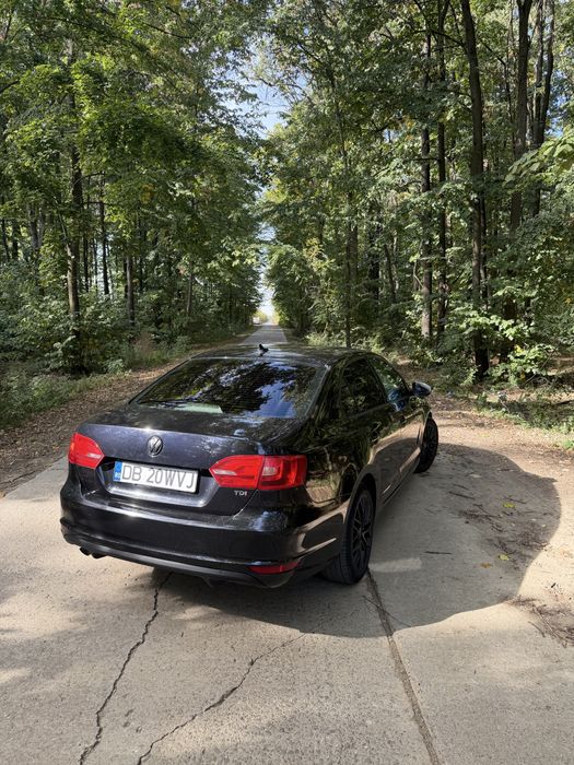VOLKSWAGEN Jetta 2011 — imagine 4